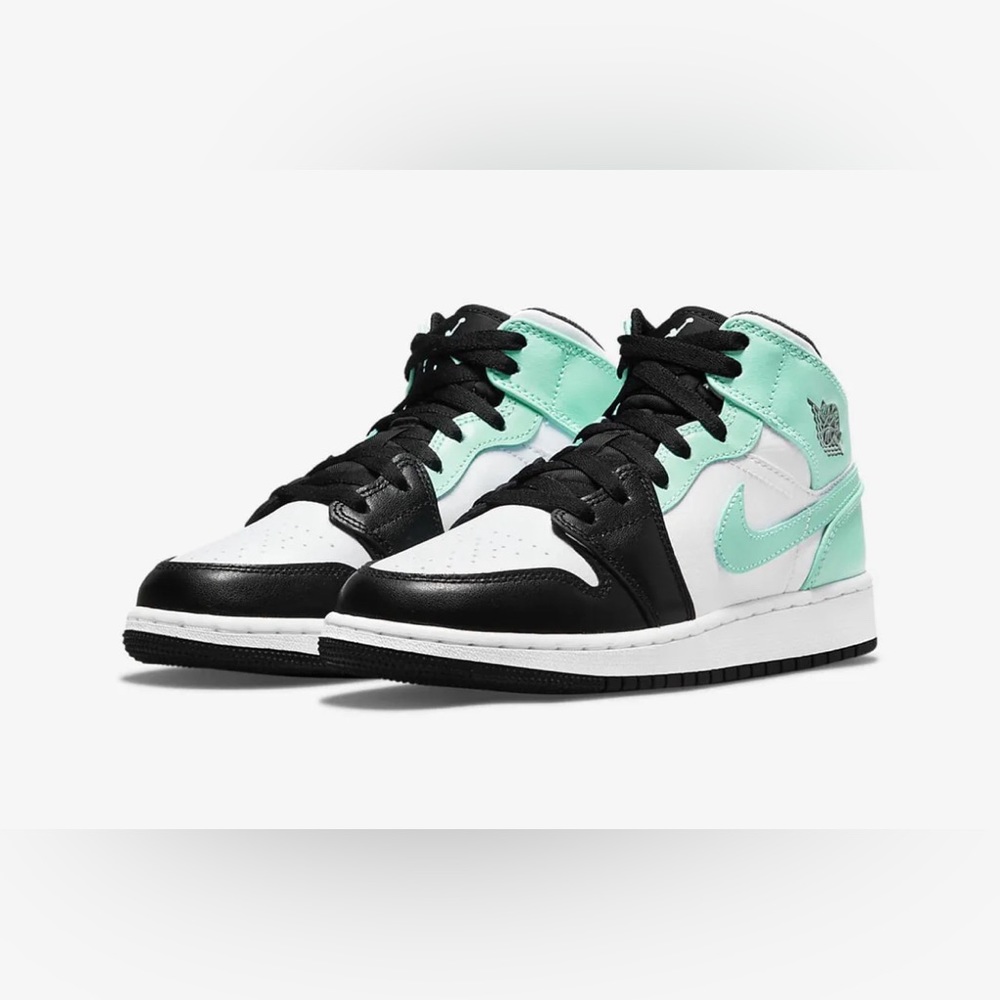USED Youth Nike Air Jordan 1 Mid Tropical Twist Black Shoes 554725-132 (GS) - Picture 3 of 8